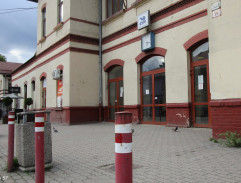 pred stanicou vo Vrútkach