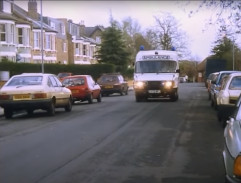 Přijíždí záchranka