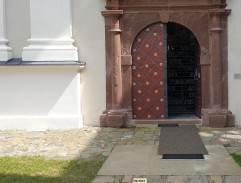 Vstup do kostela