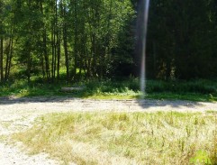 chlapi sa prezliekajú