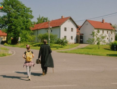 Před domem J. G. Mendela