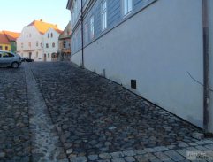 ulica v Pešanovom rodnom meste