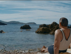 Tom a Lucy se koupají