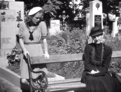 Lavička na hřbitově