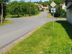 Před domem Bartošových