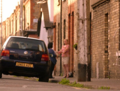 Rosie odvádí dceru do školy