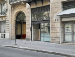 Před Waltrovým bydlištěm