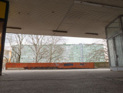 podchod Kubišovho paneláku