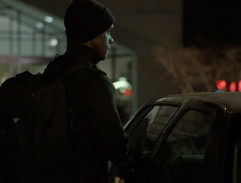 Tom Walker na parkovišti