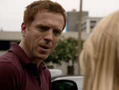 Brody s Carrie na parkovišti