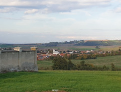 Standa a Broňa u hřbitova