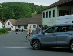 2. Žena se širokým srdcem