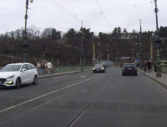 Pohled z Pařížské ulice