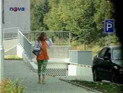 parkovisko pred Janatovým bytom