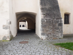 Brána na třetím nádvoří