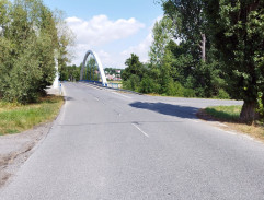 Na rekonstruovaném mostě