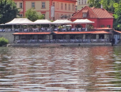 6. V tom starém domě