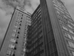 Domy podél silnice 6