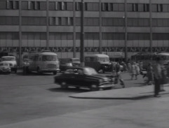 Domy podél silnice 5