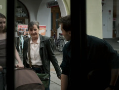 Na autobusové zastávce