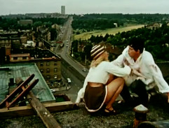 Na střeše paneláku