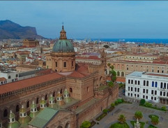 Katedrála s náměstím