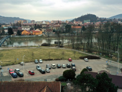 Město
