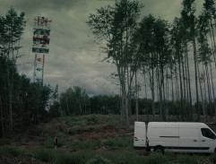 Pohled na vysílač a dodávku