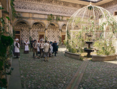 Nádvoří zámku Hůrka