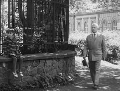 Německá armáda rozdává jídlo I