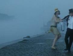 Náplavka pod mostem