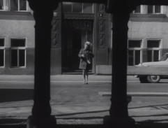 Před Slávčiným bydlištěm