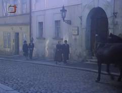 Před policejní stanicí