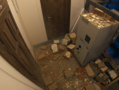 Krádež bankomatu v Třeboni