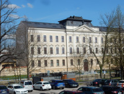 Bistro na Malši a gymnázium Česká