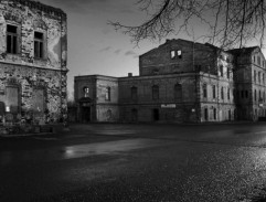 Chátrající budovy