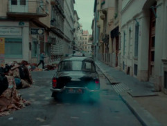 Paní Harrisová jede do Paříže