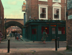 Paní Harrisová jede do Paříže