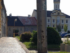 Grundza lepí plakát