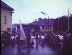 Průvod festivalových účastníků