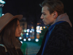 Před bydlištěm Stely Marcinkové