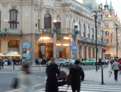 Před pařížským nádražím