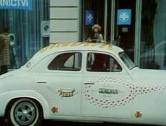 Před kadeřnictvím