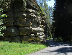 skála u silnice