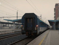 Nástupiště na nádraží