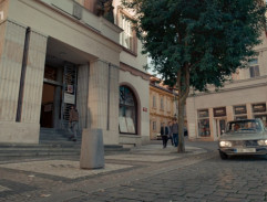 Před městským úřadem