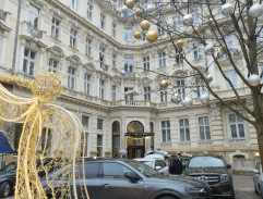 Vchod Grandhotelu Pupp