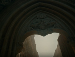 Brána zříceniny hradu