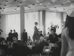 Dívka s třemi velbloudy