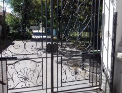 pred Literovým domom